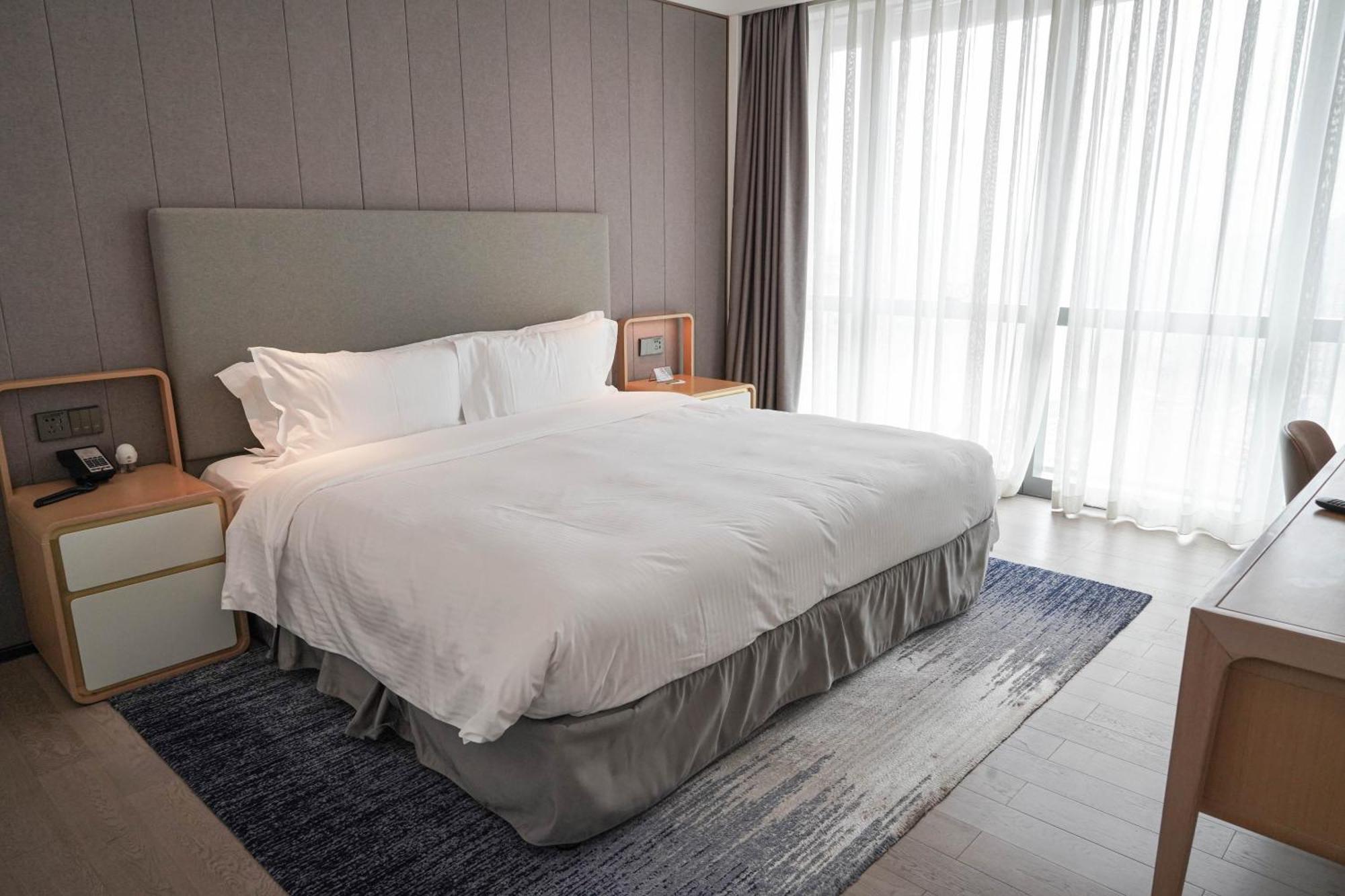 Ascott Raffles City Чунцин Экстерьер фото